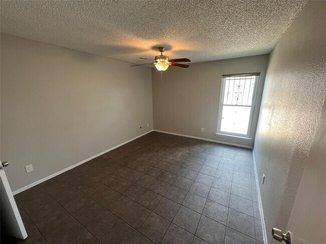 Building Photo - 12615 Brookglade Cir