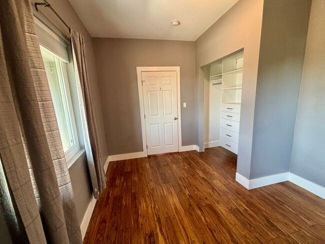 Building Photo - Gorgeous Upgraded Home In Glassell Park Area