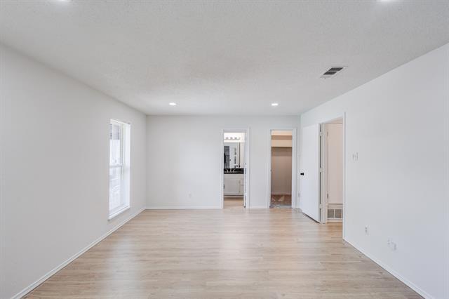Building Photo - 2121 Poppy Ln