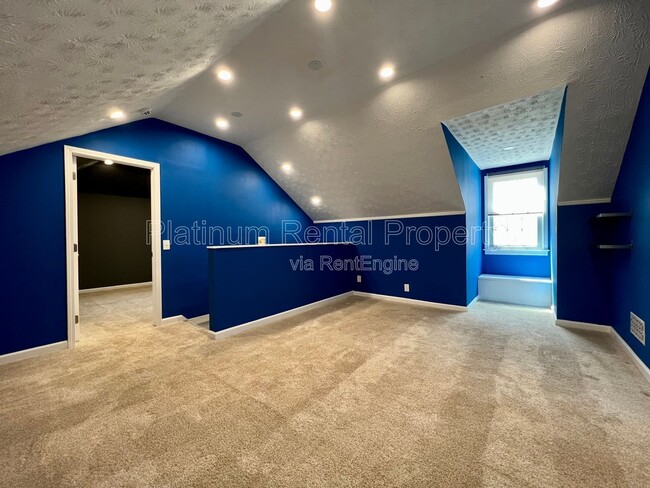 Building Photo - 3707 Rogers Cove