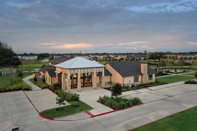 Building Photo - 9804 Rugged Oaks Dr