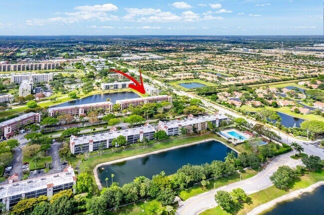 Building Photo - 7340 Amberly Ln