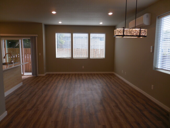 Building Photo - 127 N Lieser Rd