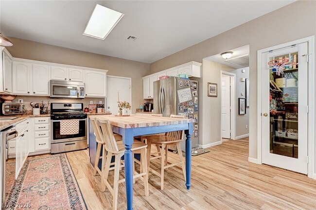 Building Photo - 10617 Austin Bluffs Way