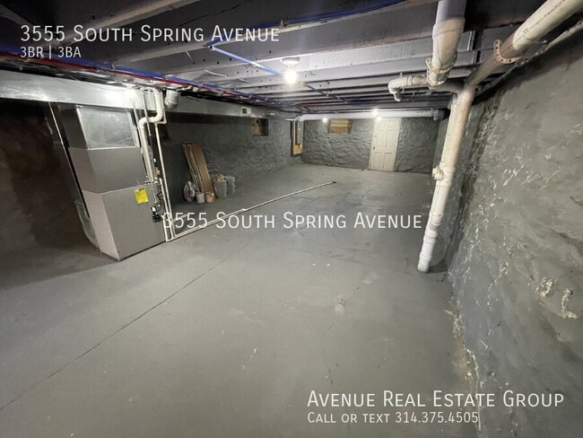 Building Photo - 3555 S Spring Ave
