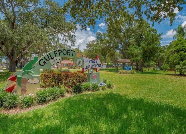 Building Photo - 2808 Clinton St S