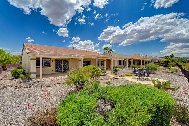 Building Photo - GEM IN SUN CITY ANTHEM!