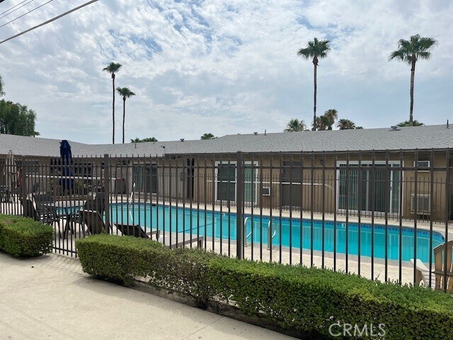 Building Photo - 686 E Cottonwood Rd