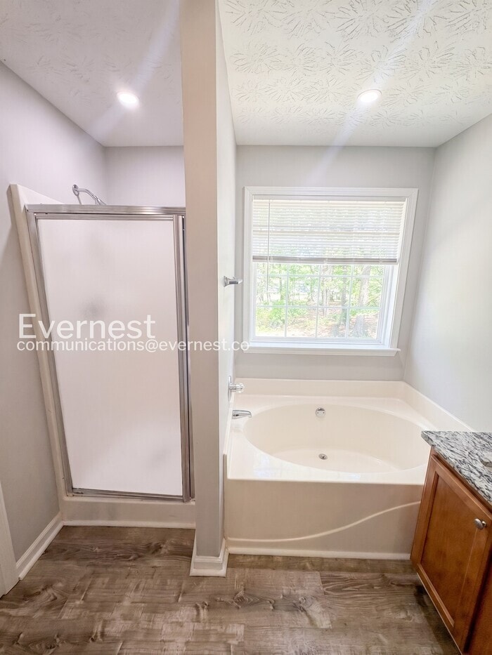 Building Photo - 228 Nina Cir