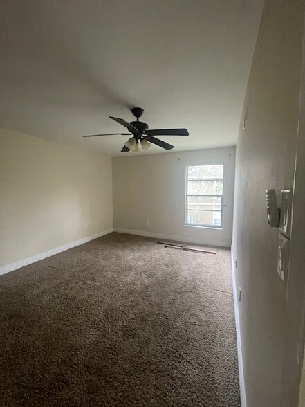 Master bedroom - 14201 Shadow Moss Ln