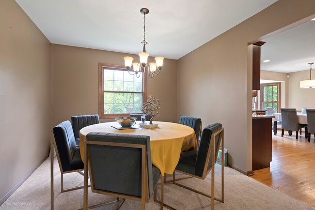 Building Photo - 560 Rapidan Ct