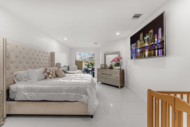 Building Photo - 1205 SW 146th Ct