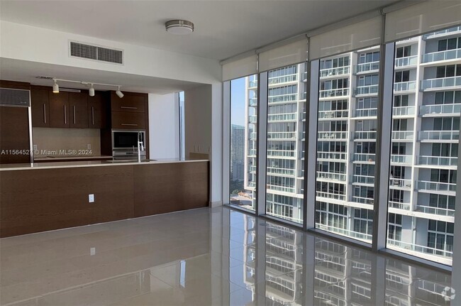 Building Photo - 475 Brickell Ave