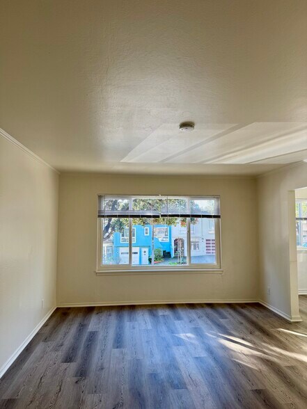 views of Monterey Blvd or Glen Park Hill - 554 Monterey Blvd