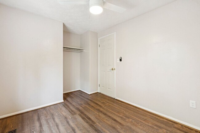Building Photo - Home in Highly Desirable Forest Ridge!