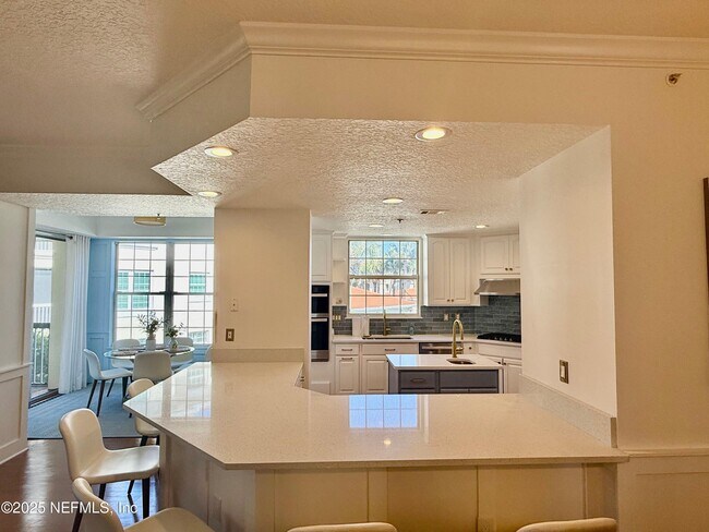 Building Photo - 315 S Ocean Grande Dr