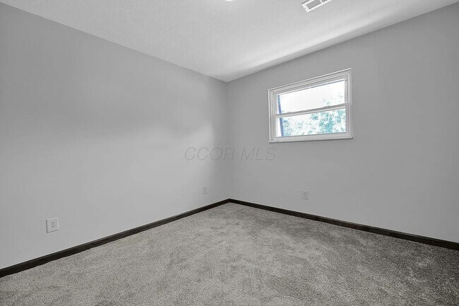 Building Photo - 53 Neil St