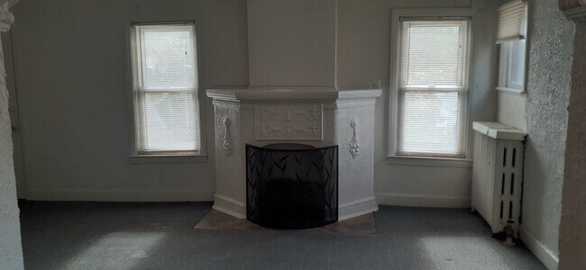 Primary Photo - 7114 Thatcher St