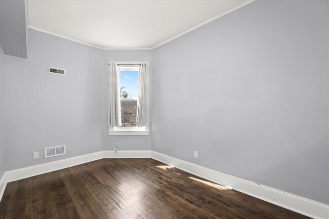 Building Photo - 1124 N Central Park Ave