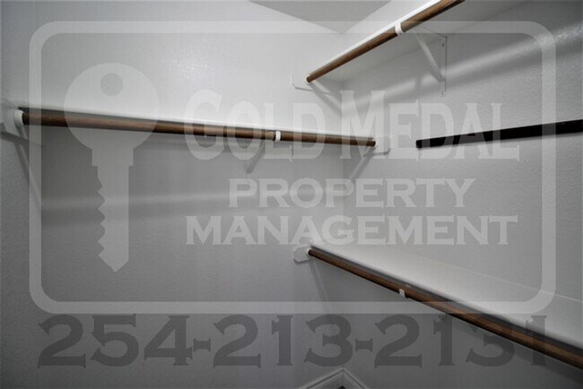 Building Photo - 2513 Jake Dr