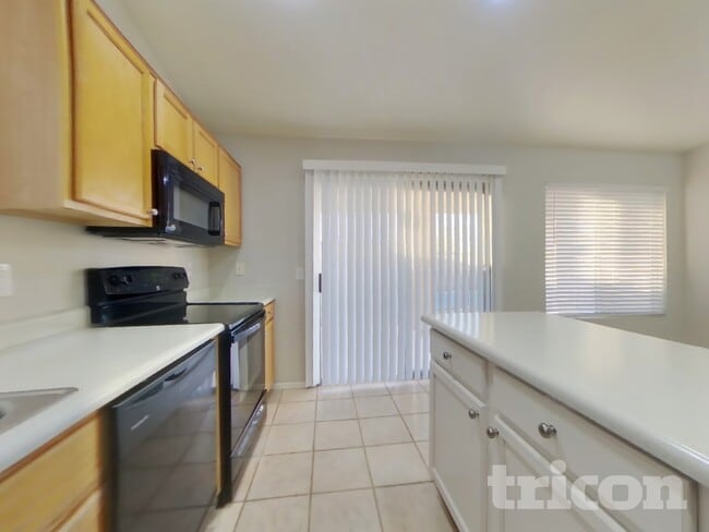 Building Photo - 10853 W Sands Dr