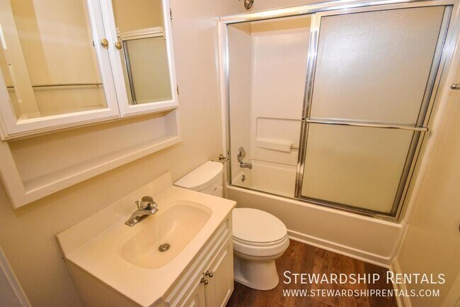 Building Photo - 1841 Kincaid St