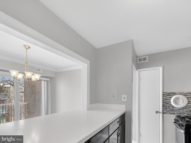 Building Photo - 2908 Kings Chapel Rd