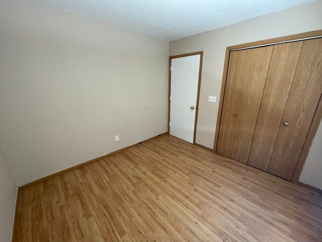 Building Photo - 1019 Grove-