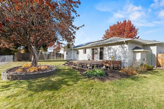 Building Photo - Beautiful 4-Bedroom Home In The South Hill...