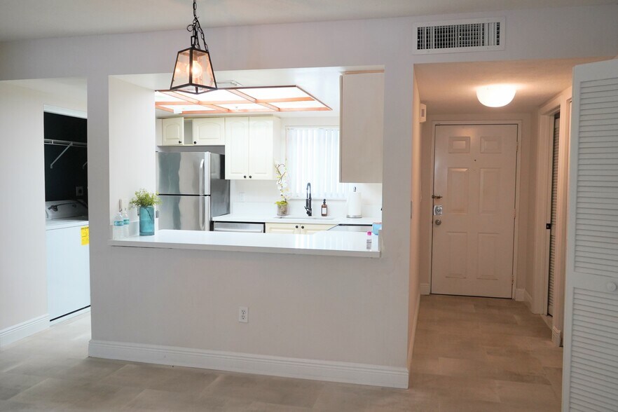 Entrance & Kitchen - 269 NW 7th St