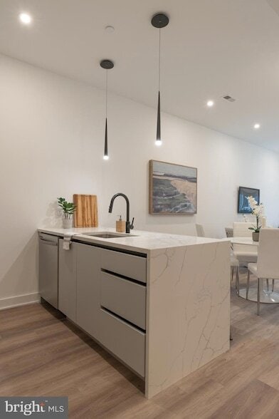 Building Photo - 1421-23-1423 E Columbia Ave