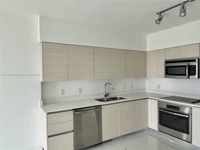 Building Photo - 4250 Biscayne Blvd
