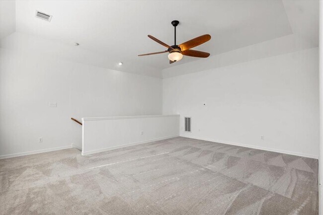 Building Photo - 2127 Clear Lake Pl