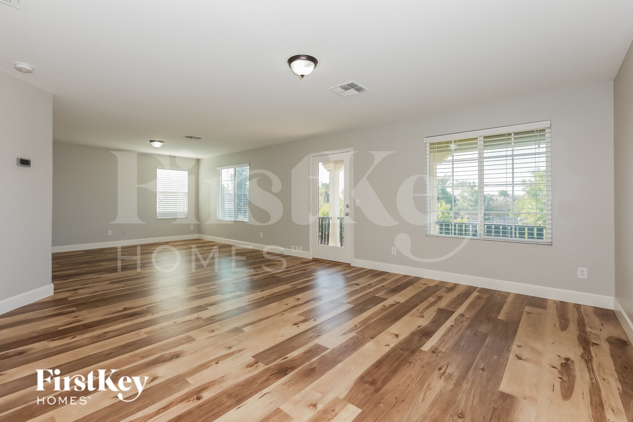 Building Photo - 940 S Henry Ln