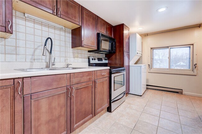 Building Photo - 195 Harvard St