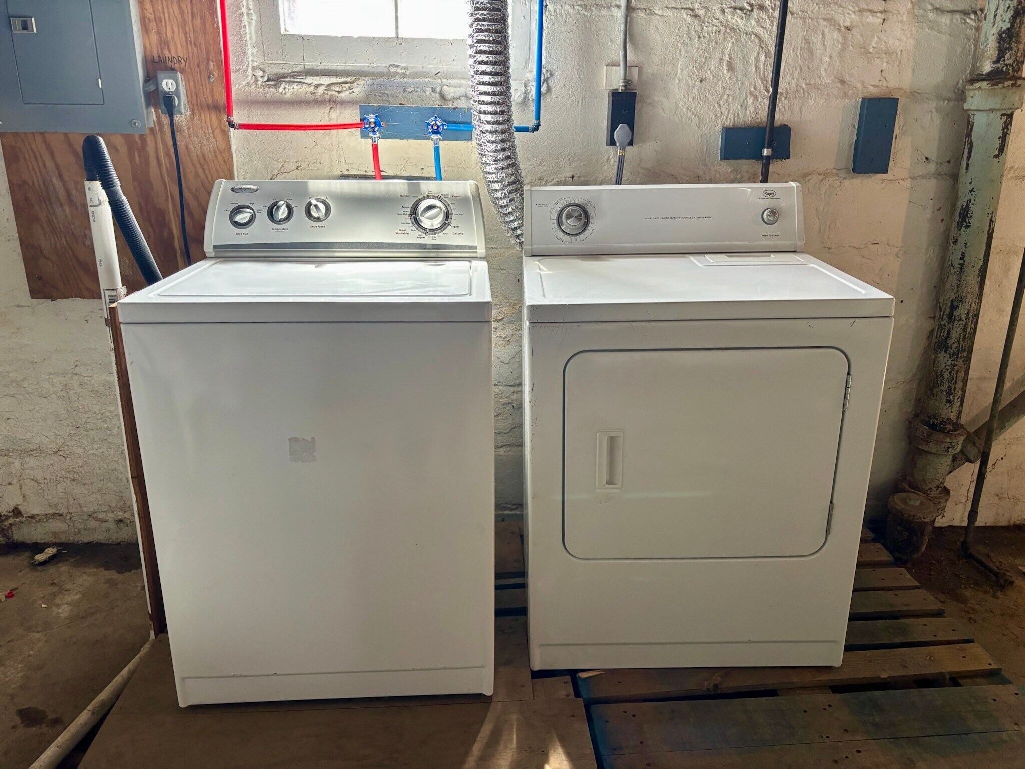 Building Photo - 158 16th St NW