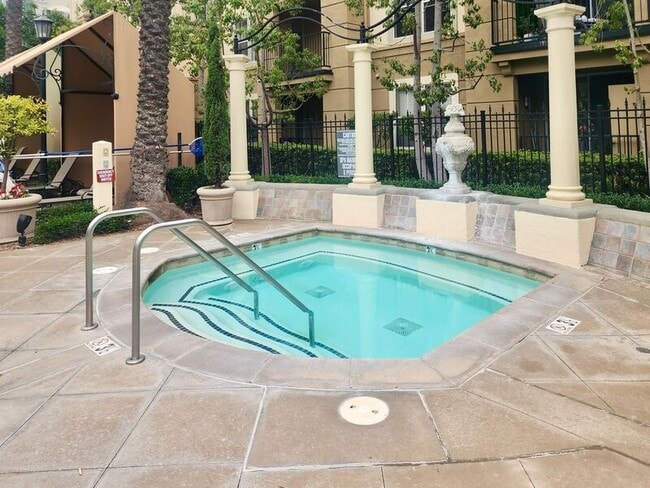 Building Photo - 2463 Watermarke Pl