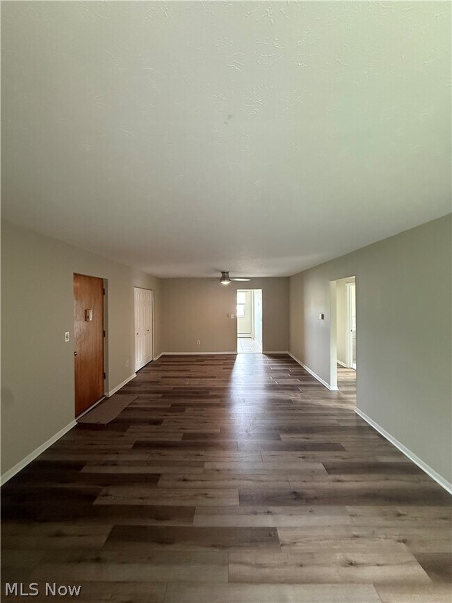 Building Photo - 2520 Flintridge Dr