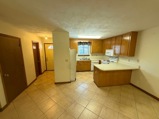 Building Photo - 3207 Shamrock St E