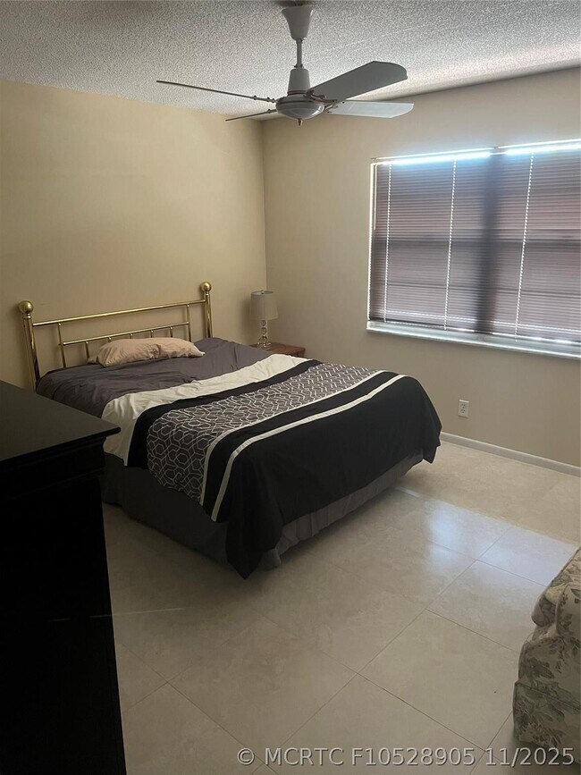 Building Photo - 4301 Martinique Cir