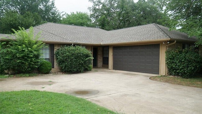 Building Photo - 4916 Timberview Dr
