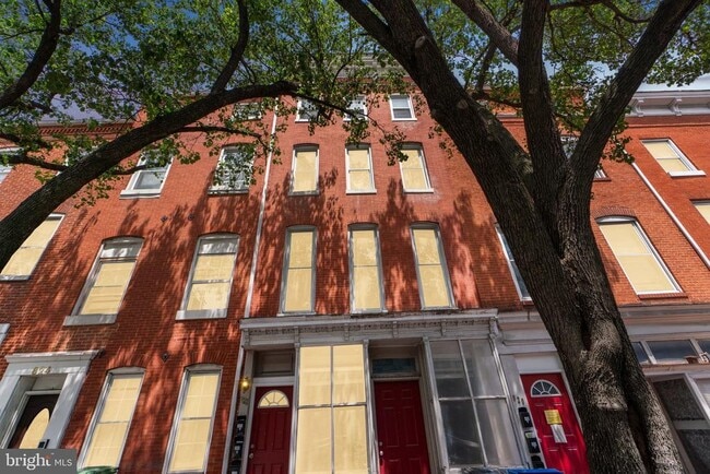 Building Photo - 822 W Lombard St