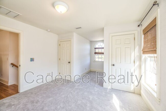 Building Photo - 205 N Sea Lily Ct