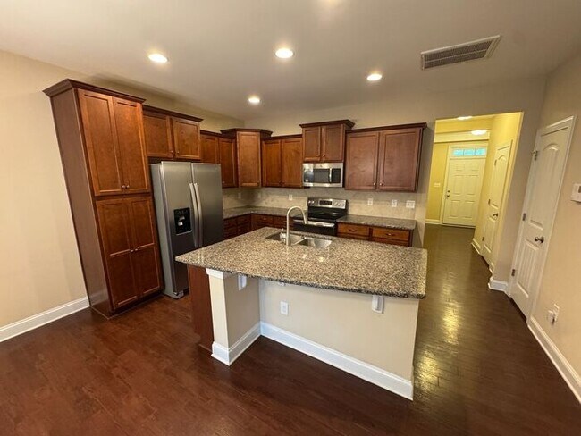 Building Photo - Spacious Durham Townhome Minutes from RTP ...