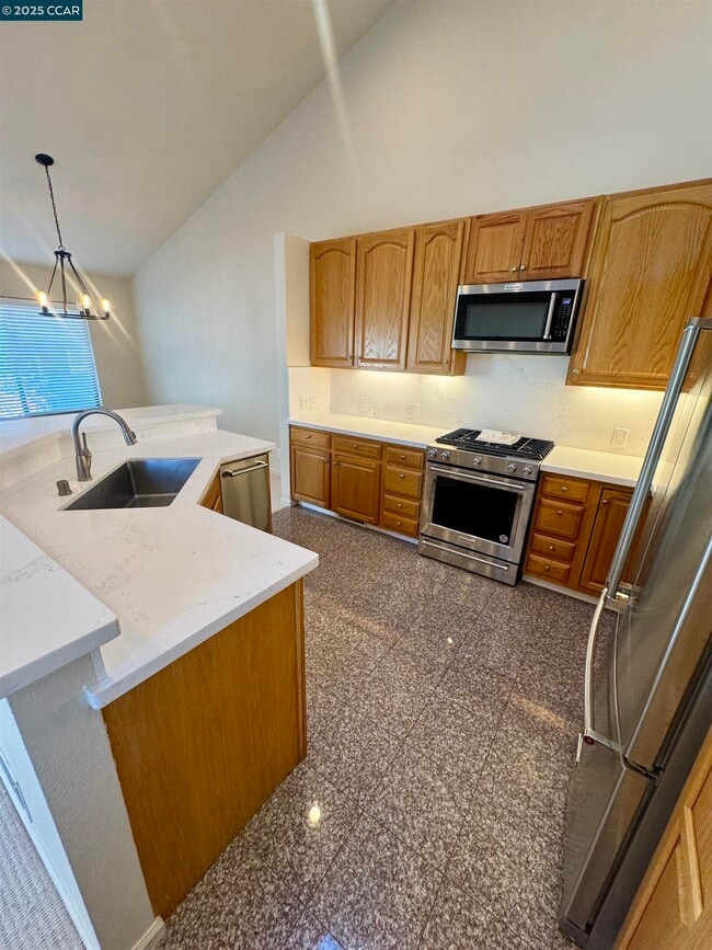 Building Photo - 87 Starview Dr