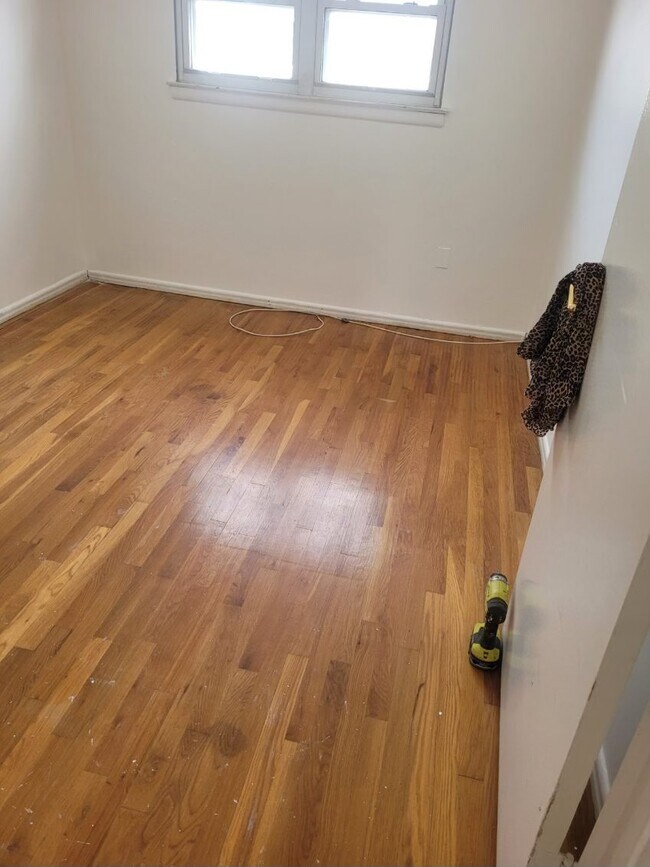 Building Photo - 2732 E 65th St