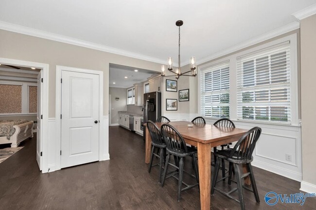 Building Photo - 200 St Louis St