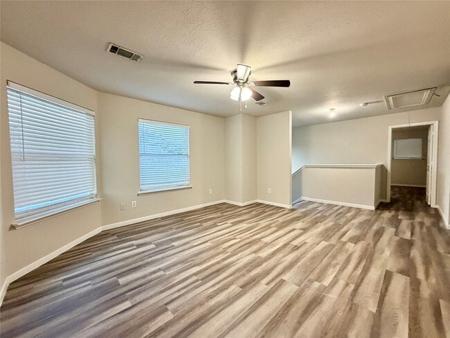 Building Photo - 6827 Autumn Thistle Dr