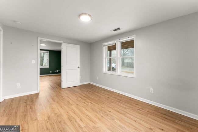 Building Photo - 212 Walker Dr
