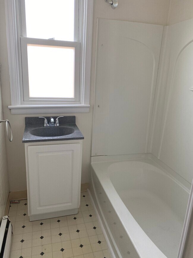 Bathroom - 176 Ridge St